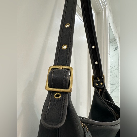 Coach Bucket Bag with leather Coach Tag , Great Condition ! - Picture 4 of 8